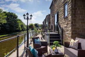Luxury Canalside home in Leeds